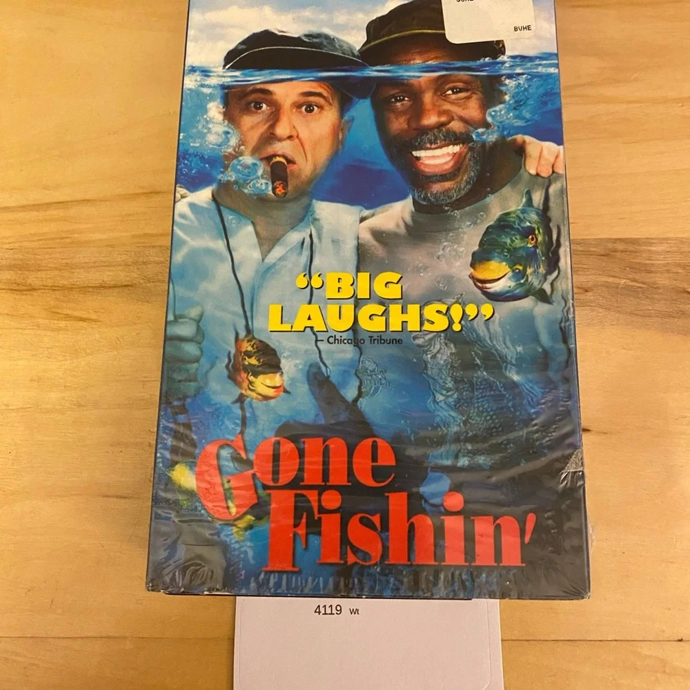 Gone Fishin' VHS - Picture 2 of 7